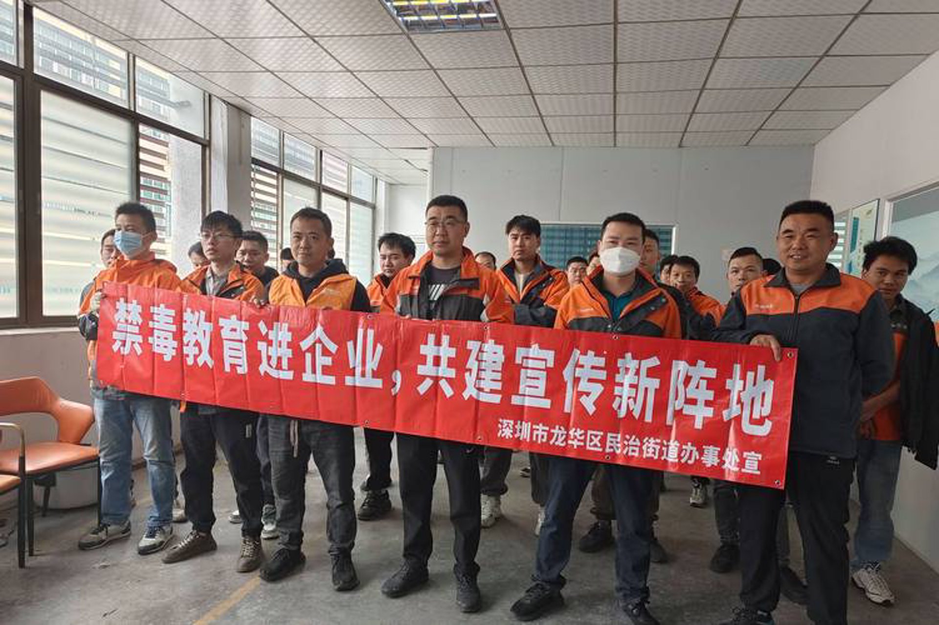 阳溯臻选服饰