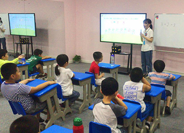 快来天津早知道，和小猴子排排坐学习数学运算